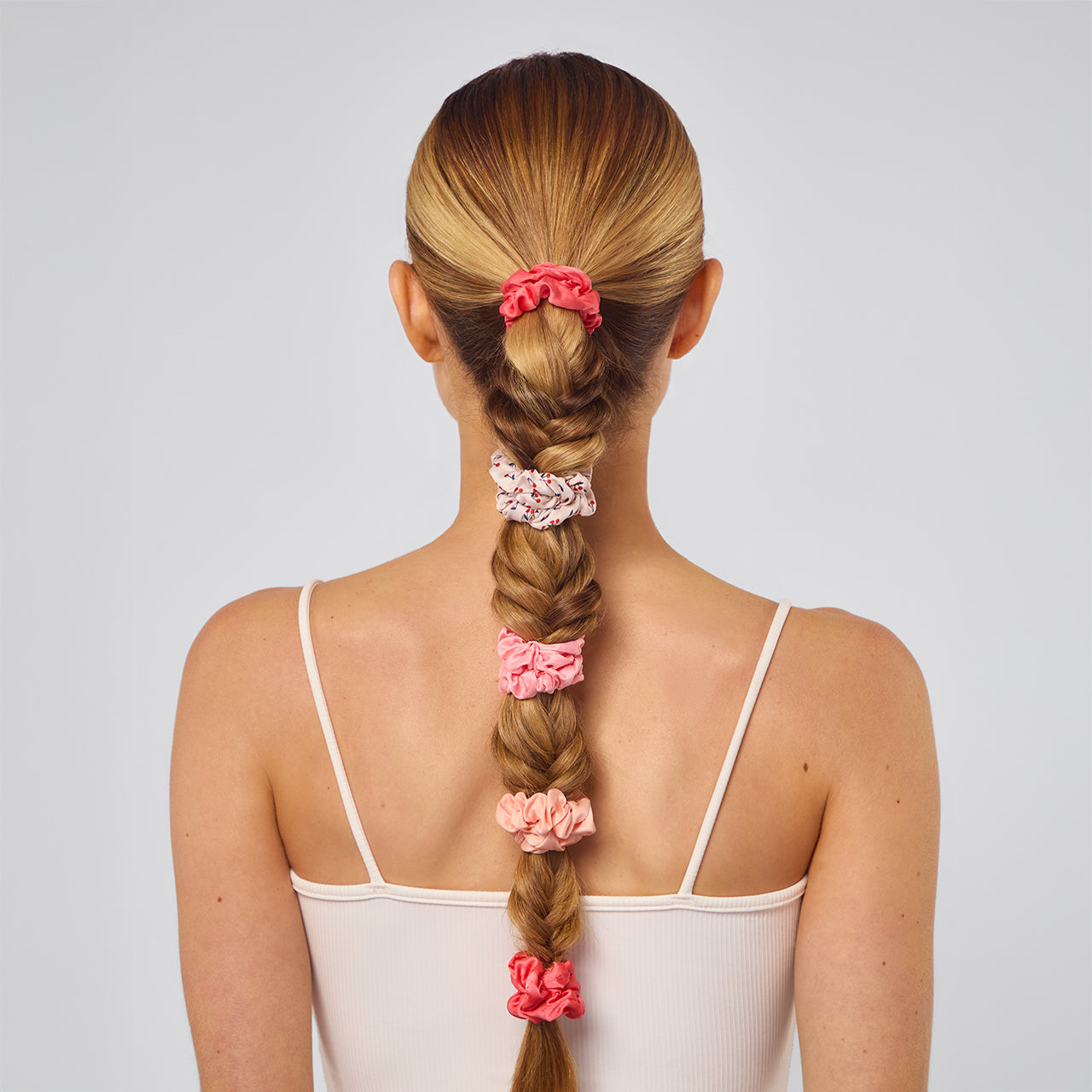 Ruffade satinrunchies, set om 5 st - Assorted Cherry Blossom