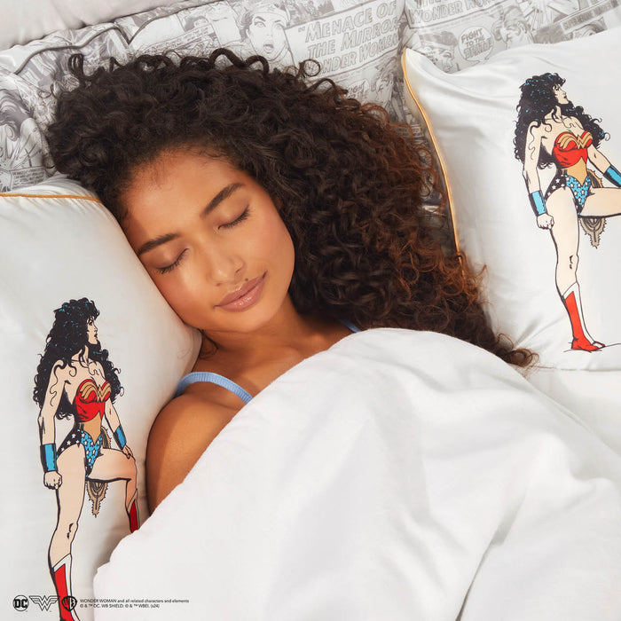 Kitsch x Wonder Woman Satin Pillowcase in Believe in Wonder - King