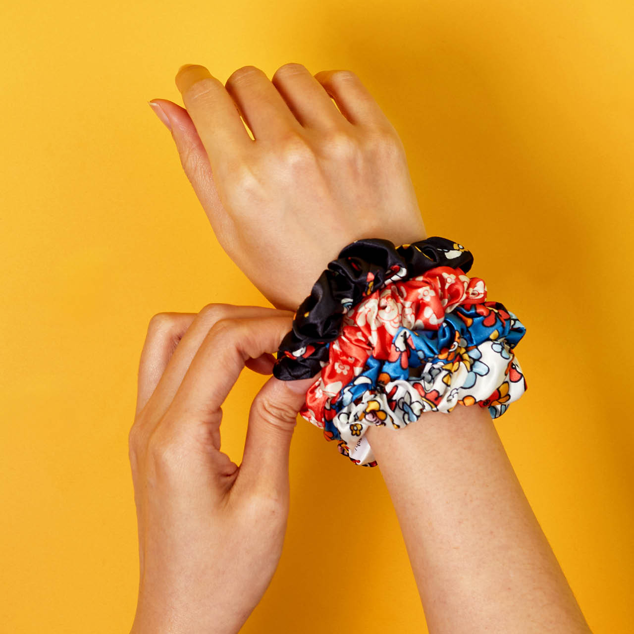Kitsch x BT21 Set da 4 pezzi di scrunchies per il sonno in raso