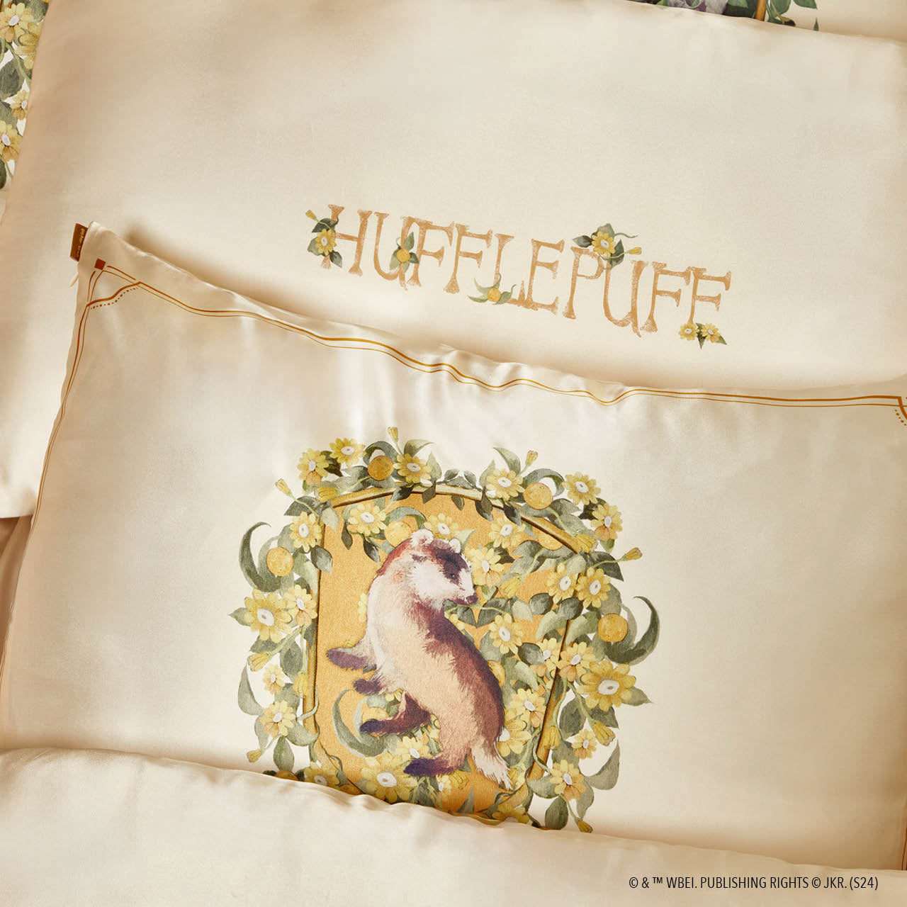 Kitsch x Harry Potter Satin Pillowcase in Hufflepuff