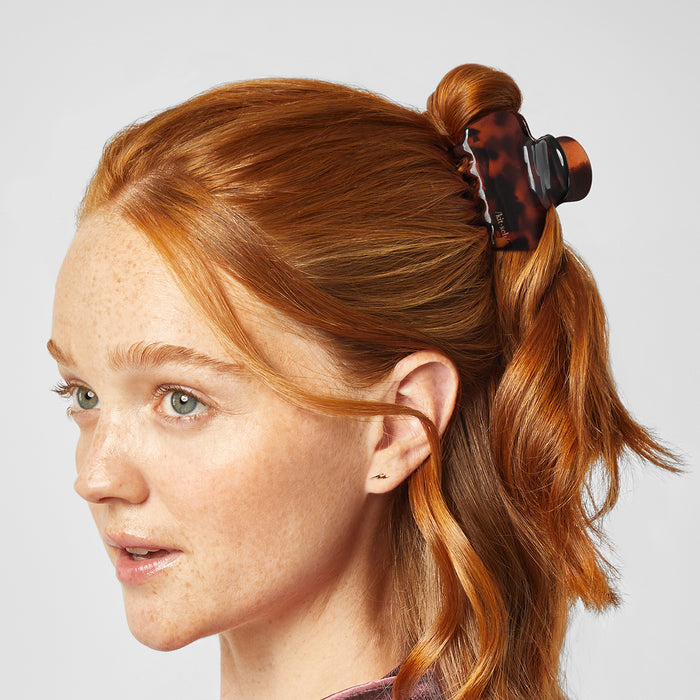 KITSCH Limited Edition Tort Cloud Claw Clip - on-model lifestyle
